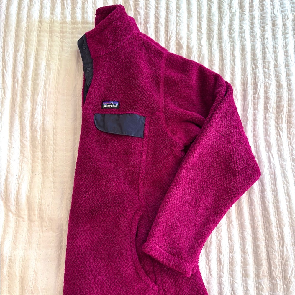 Patagonia Fleece in Rich Magenta and Black